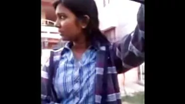Anya Krey, Lilu Moon மற்றும் Candice Demellza ஆகியோர் படுக்கையில் மகிழ்ச்சி அடைகின்றனர்