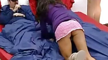 சிற்றின்ப காதலி செல்வாக்கியா ஜூசியான வெள்ளை விந்துவை மகிழ்ச்சியுடன் விழுங்கினாள்