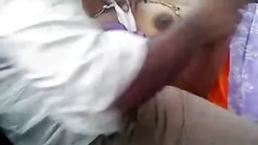 கடவுளைப் போன்ற ஹாட்டி ஏஞ்சலிகா கிரேஸ் தனது புண்டையில் நீண்ட சேவலுடன் அழகாக இருக்கிறார்