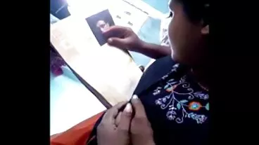 பொன்னிற முடி கொண்ட குழந்தை சார்லோட் பாவம், கடினமான நேரடி உடலுறவில் ஈடுபடுகிறார்