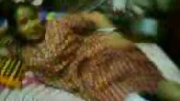 ரெட்ஹெட் காதலி மோனிக் அலெக்சாண்டர் ஒரு பெரிய சுமையை விழுங்குகிறாள்