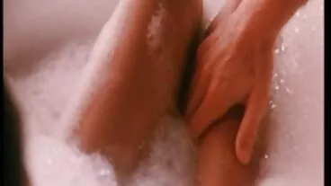 திறமையான தேவதைகளான அலெக்சிஸ் ஃபாக்ஸ், அட்ரியா ரே மற்றும் எல்லா நாக்ஸ் ஆகியோர் மோசமான உடலுறவை விரும்புகிறார்கள்