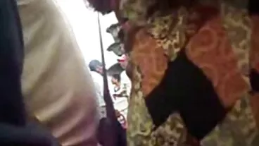 வியக்கத்தக்க வகையில் சூடான ரெட்ஹெட் குஞ்சு லாரன் பிலிப்ஸ் ஒரு அழகான ப்ளோஜாப் கொடுக்கிறது