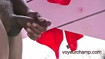 இரண்டு சிற்றின்ப செக்ஸ் பொம்மைகளான கிரிஸ்டல் கராபல்லோ மற்றும் ரீகன் ஃபாக்ஸ் ஹார்ட்கோர் டிக் ரைடிங்கை விரும்புகிறார்கள்