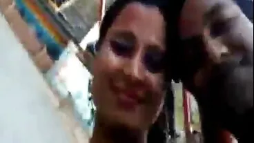ராவன்-ஹேர்டு டீன் ஏஞ்சல் ஜெசிகா ரெக்ஸ் வீட்டு உரிமையாளருடன் ஏமாற்றுகிறார்
